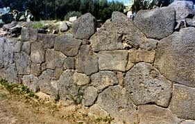 Τμήμα τειχών Νάξου Σικελίας.